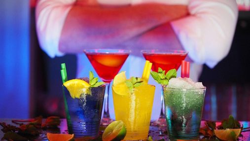 Гарних клієнтів і вдалих коктейлів: картинки-привітання з Міжнародним днем бармена-2022