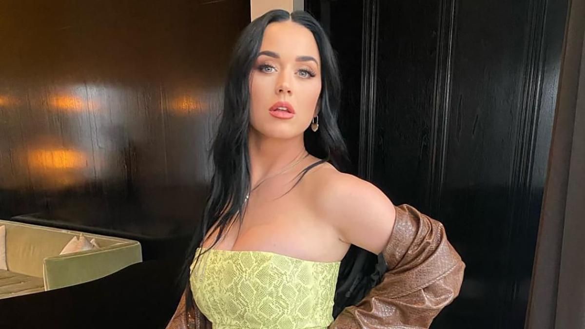 Кэти Перри взрывает сеть фантастическим образом в кожаных вещах: модный выход певицы Кэти Перри взрывает сеть фантастическим образом в кожаных вещах: модный выход певицы