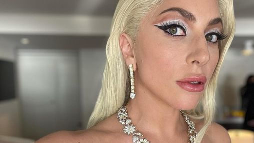Леді Гага показала розкішний б'юті-образ і підтримала Україну на премії SAG Awards 2022