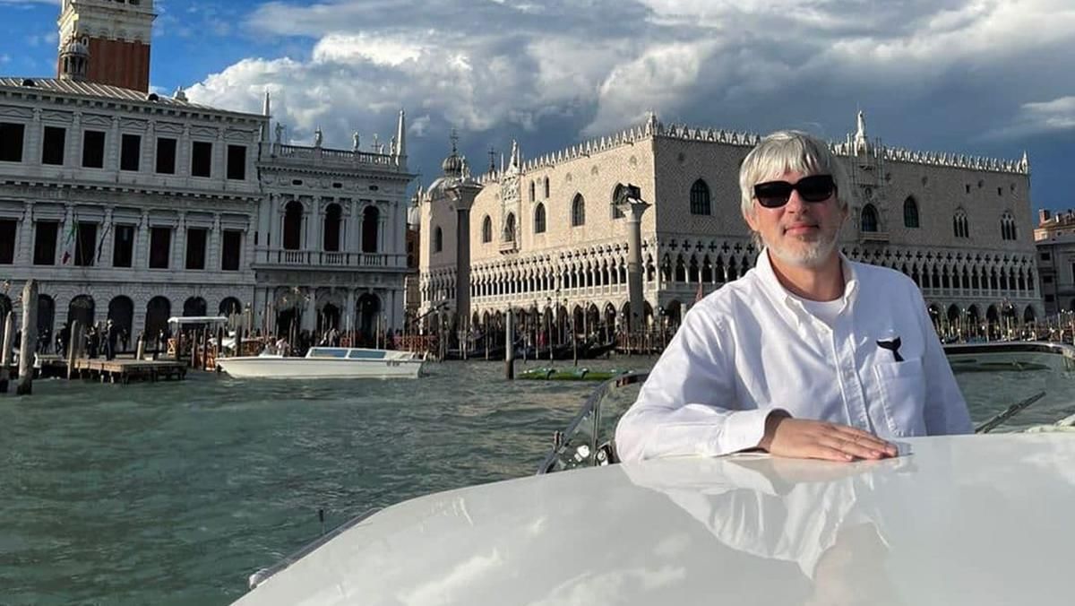 "У моего дома падали снаряды": главный редактор Vogue UA покинул Украину - Fashion "У моего дома падали снаряды": главный редактор Vogue UA покинул Украину - Fashion