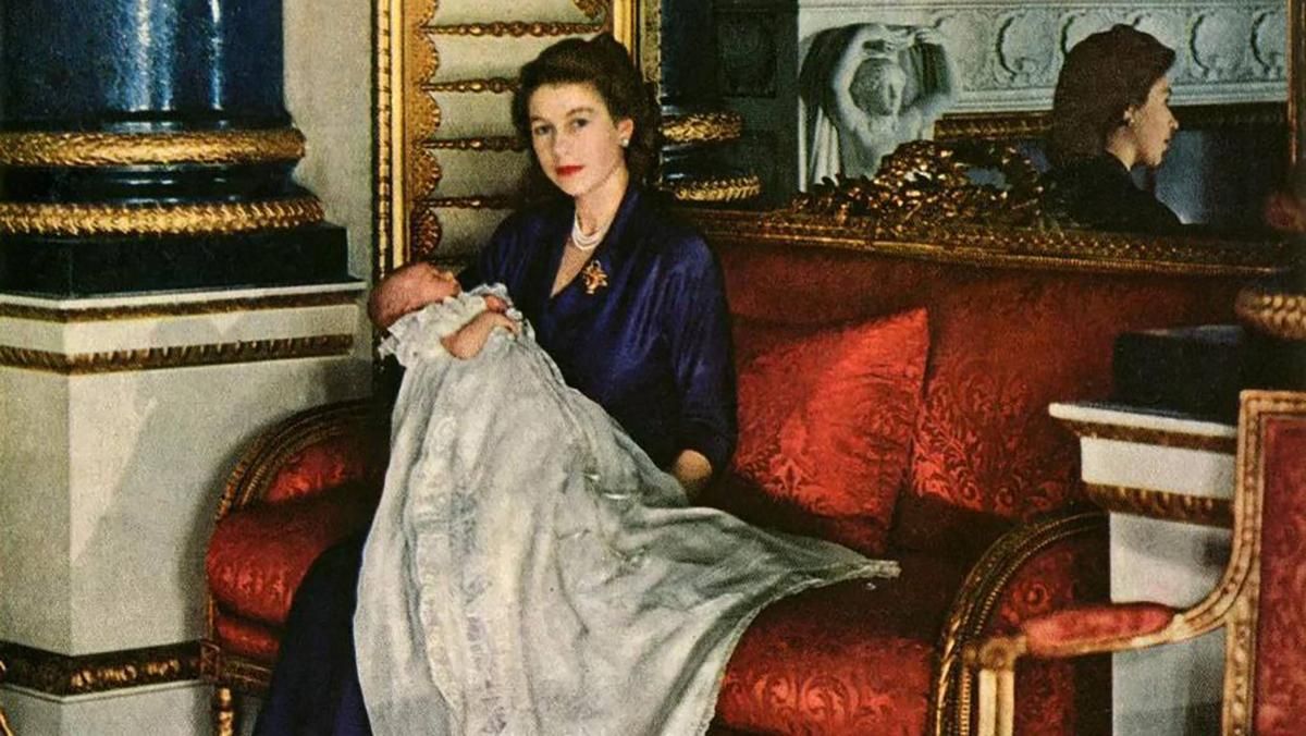 Британський Vogue опублікував фото Єлизавети II, які ніколи ніхто не бачив: рідкісні кадри - Fashion