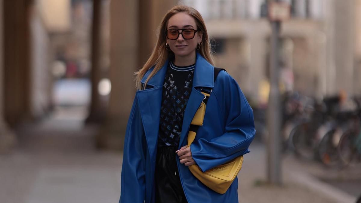 Немка Соня Лисон поддержала Украину: блоггерша надела синий тренч и желтую сумку - Fashion