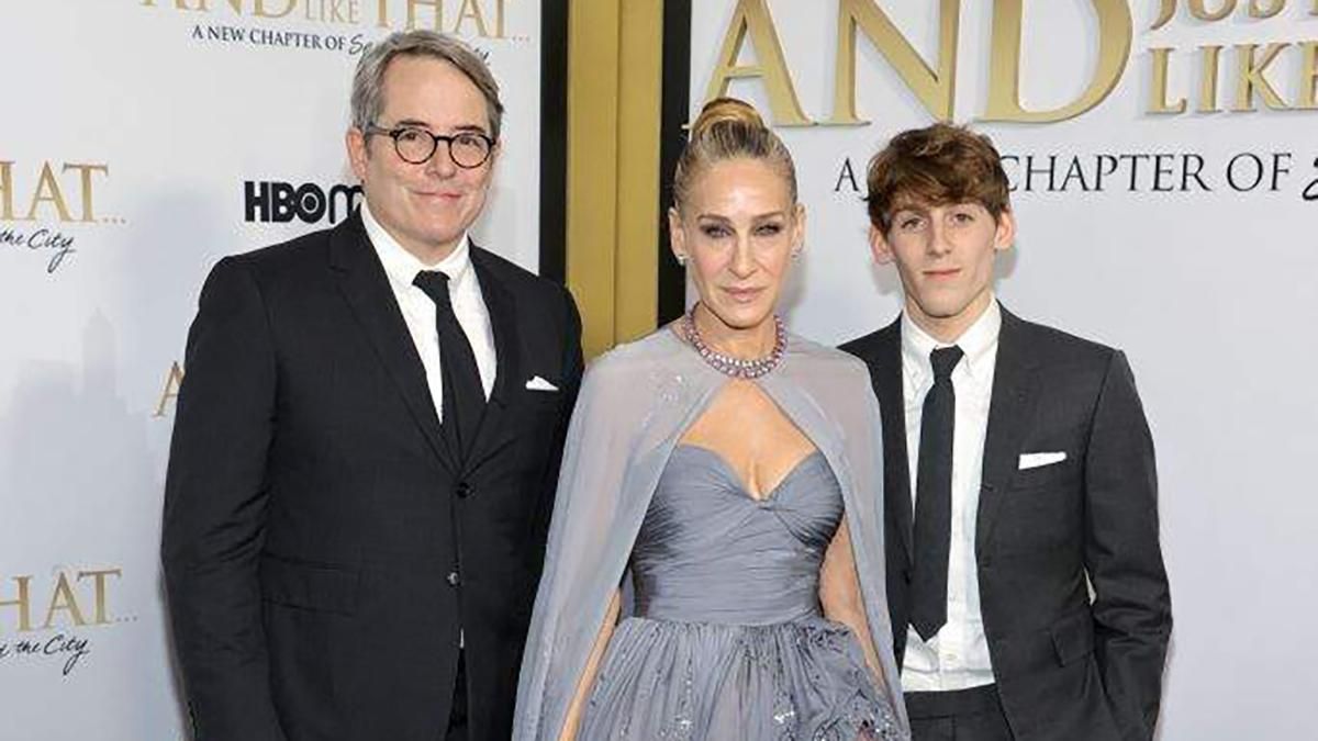 Платье Сары Джессики Паркер продали за 217 тысяч гривен: деньги направят на поддержку украинцев - Fashion Платье Сары Джессики Паркер продали за 217 тысяч гривен: деньги направят на поддержку украинцев - Fashion