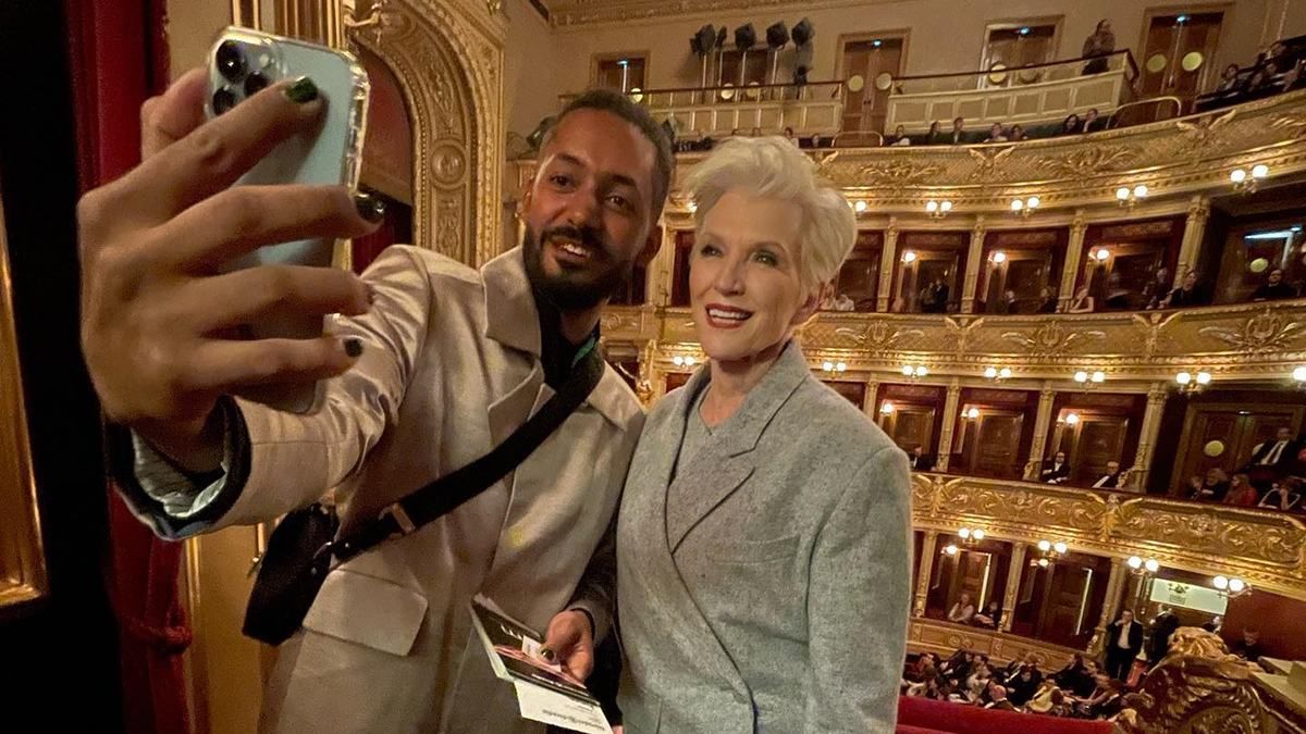 Любов до українських костюмів: Мей Маск одягнула речі від брендів Marianna Senchina та the Coat - Fashion Любов до українських костюмів: Мей Маск одягнула речі від брендів Marianna Senchina та the Coat - Fashion