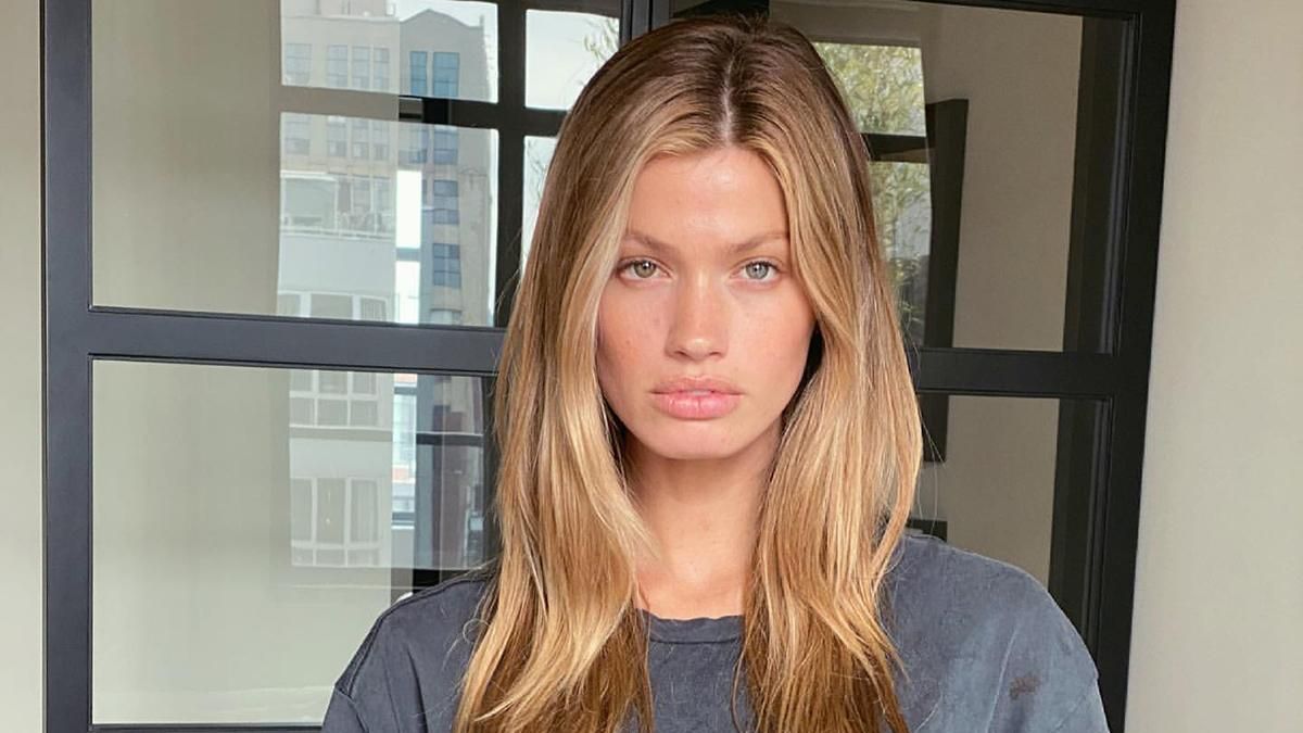 Модель Меггі Роулінс прилетіла до Польщі, щоб працювати медсестрою та допомогти біженцям - Fashion Модель Меггі Роулінс прилетіла до Польщі, щоб працювати медсестрою та допомогти біженцям - Fashion