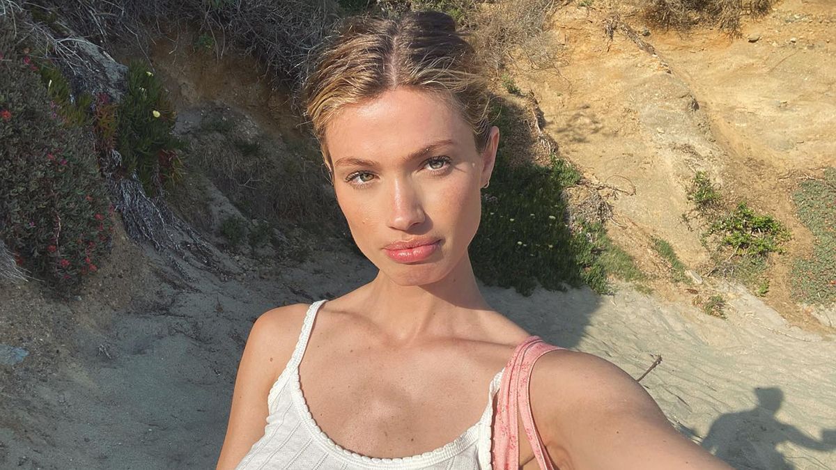 Модель Victoria's Secret и волонтер показала фото беженцев с украинско-польской границы - Fashion Модель Victoria's Secret и волонтер показала фото беженцев с украинско-польской границы - Fashion