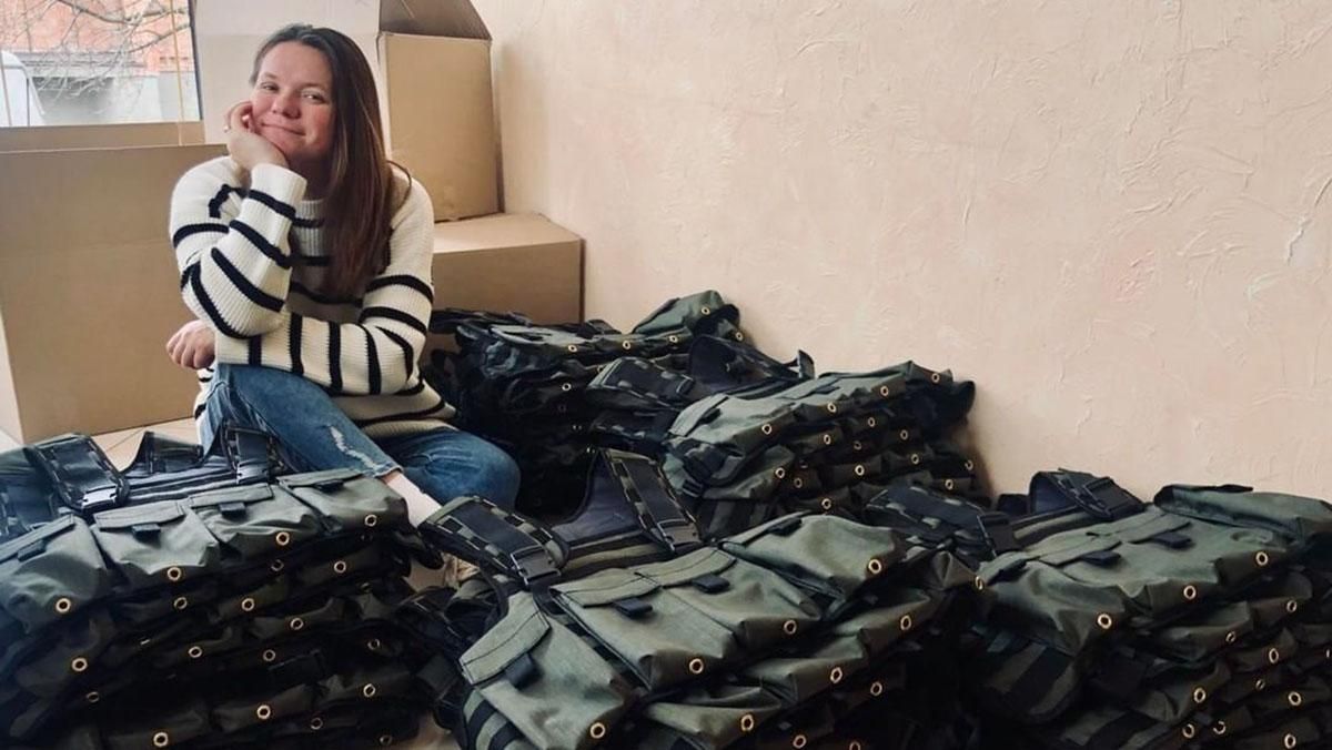 Бренд вишиванок 2KOLYORY відправив на передову кілька сотень безкоштовних плитоносок - Fashion Бренд вишиванок 2KOLYORY відправив на передову кілька сотень безкоштовних плитоносок - Fashion