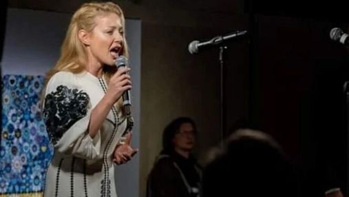 В вышиванке: Тина Кароль исполнила гимн на открытии выставки об Украине на Венецианской биеннале