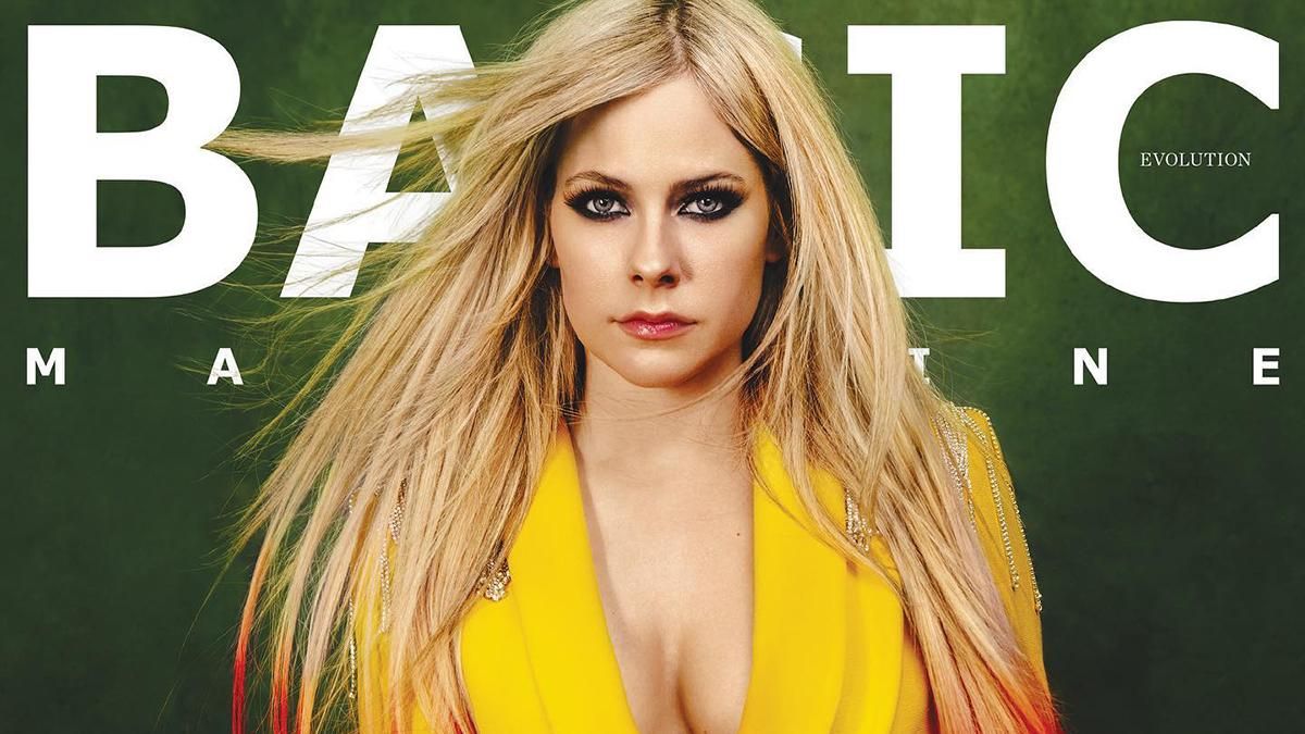 Авріл Лавін знялася для глинцю Basic Magazine у білому жакеті від українського бренду Gasanova - Fashion Авріл Лавін знялася для глинцю Basic Magazine у білому жакеті від українського бренду Gasanova - Fashion