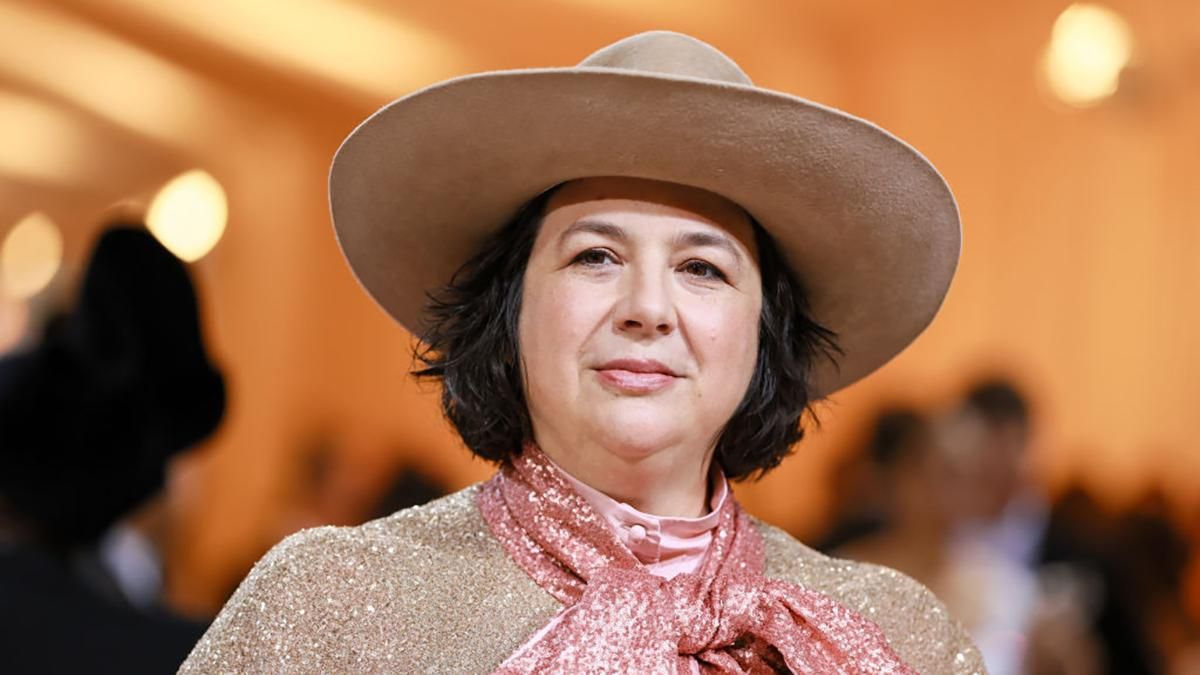 Режисерка фільму "Емма" Отем де Уайлд одягнула на Met Gala капелюх від українського бренду - Fashion Режисерка фільму "Емма" Отем де Уайлд одягнула на Met Gala капелюх від українського бренду - Fashion