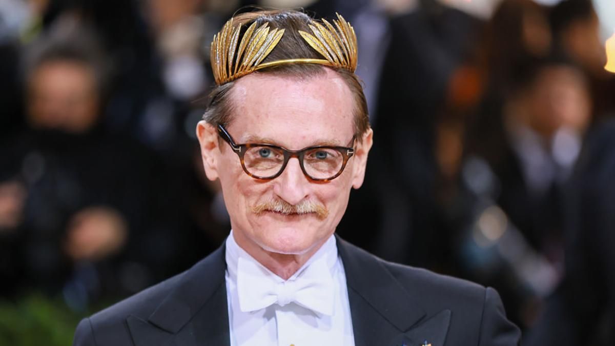 Наши сердца с украинцами и жертвами войны редактор Vogue упомянул на Met Gala об Украине - Fashion Наши сердца с украинцами и жертвами войны редактор Vogue упомянул на Met Gala об Украине - Fashion