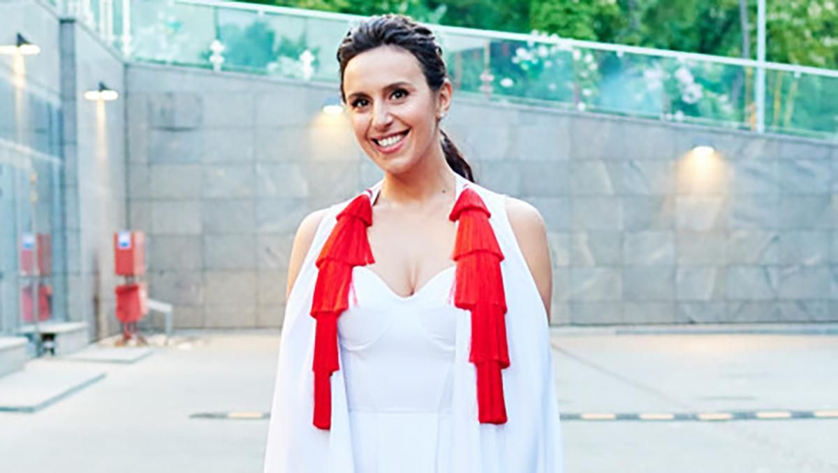 Джамала виставила на аукціон сукню з Євробачення, щоб зібрати гроші для української армії - Fashion Джамала виставила на аукціон сукню з Євробачення, щоб зібрати гроші для української армії - Fashion