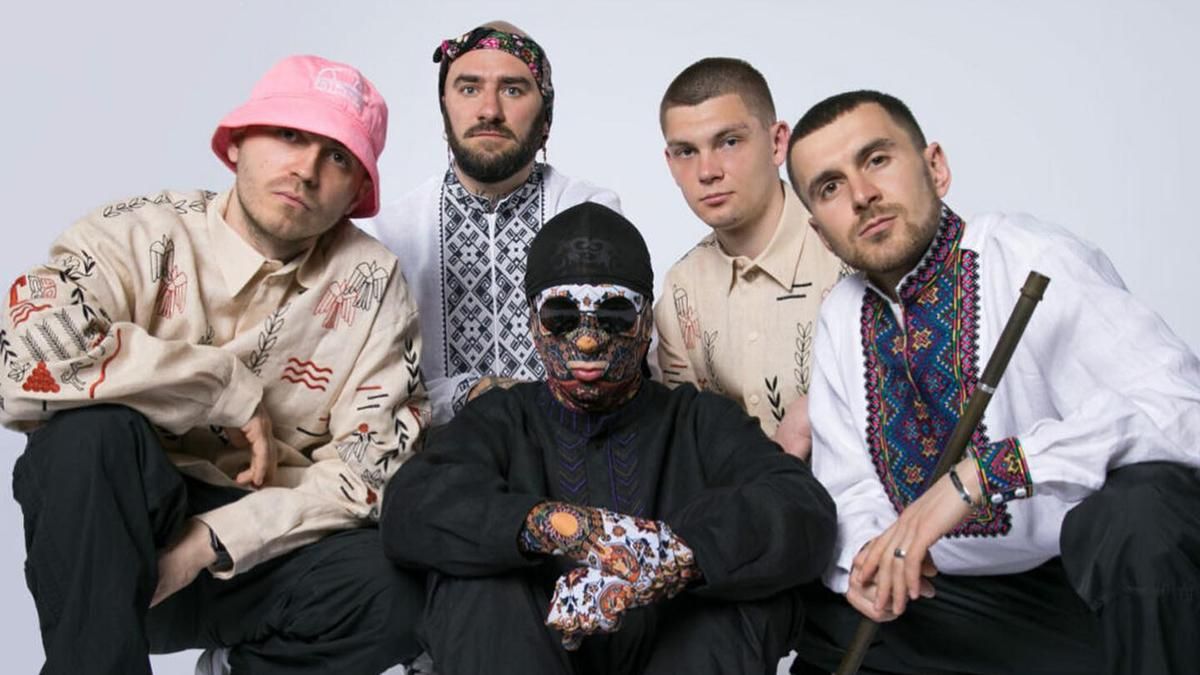 Украинская вышиванка – это классно группа Kalush Orchestra сделала общее фото в вышитых рубашках - Fashion Украинская вышиванка – это классно группа Kalush Orchestra сделала общее фото в вышитых рубашках - Fashion