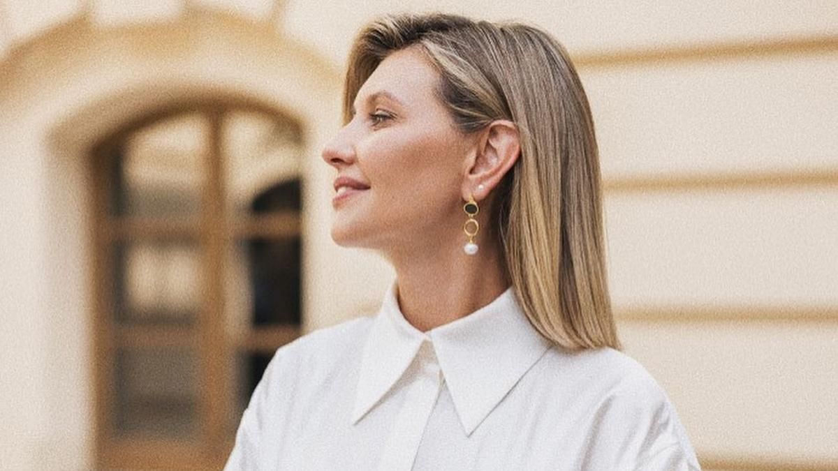 На аукцион выставили белоснежные наряды Елены Зеленской, которые она одевала на День Независимости. - Fashion На аукцион выставили белоснежные наряды Елены Зеленской, которые она одевала на День Независимости. - Fashion