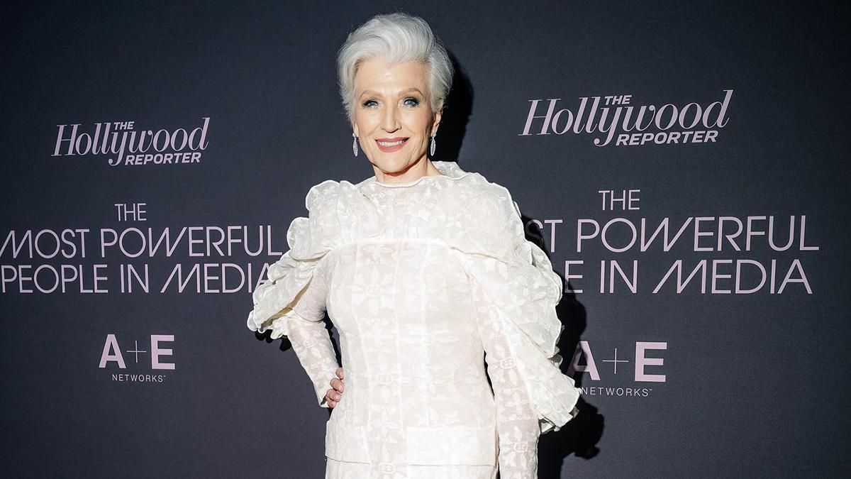 Мей Маск у сукні від українського бренду історія плаття, яке через війну об’їхало пів світу - Fashion Мей Маск у сукні від українського бренду історія плаття, яке через війну об’їхало пів світу - Fashion