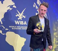 Готовьте борщ, не войну: Клопотенко получил награду фуд-блогера года