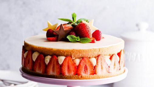 Клубничный торт Фризье: изысканный десерт с бисквитом