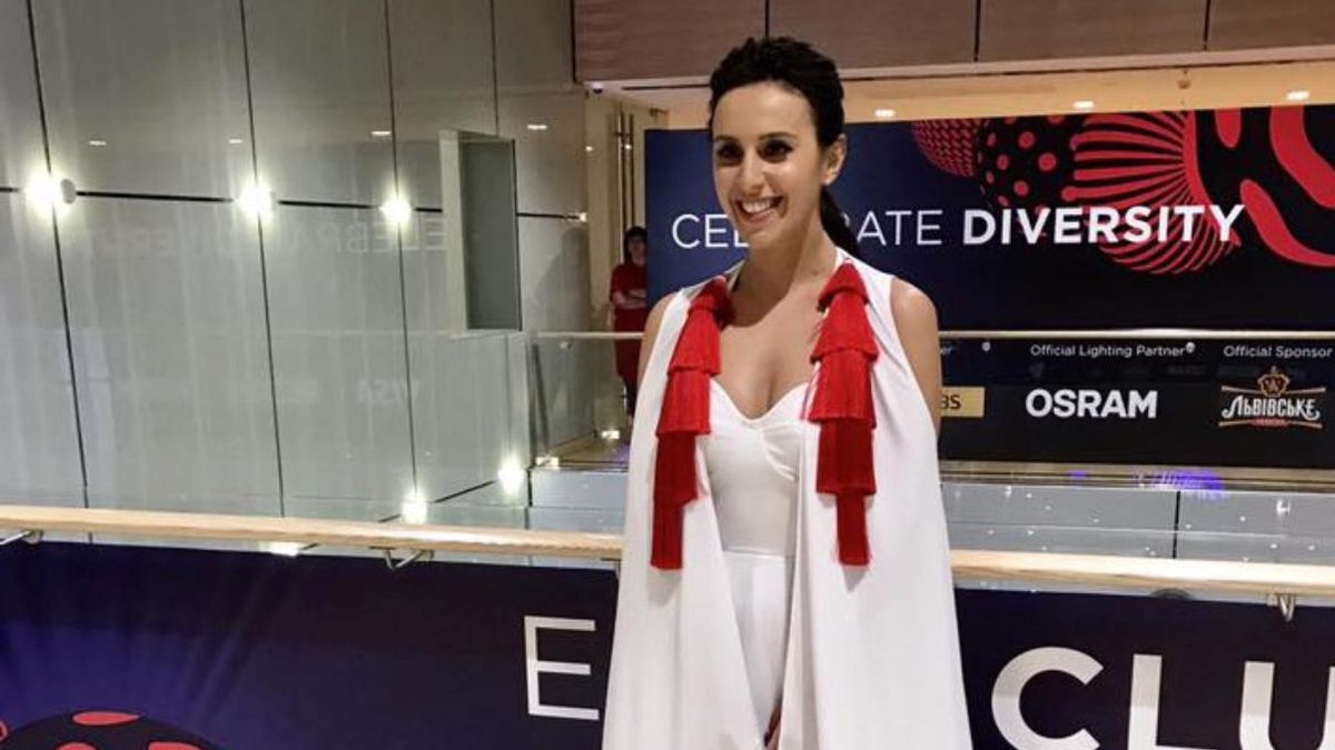 Платье Джамалы для Евровидения продали на аукционе  сколько средств удалось собрать - Fashion