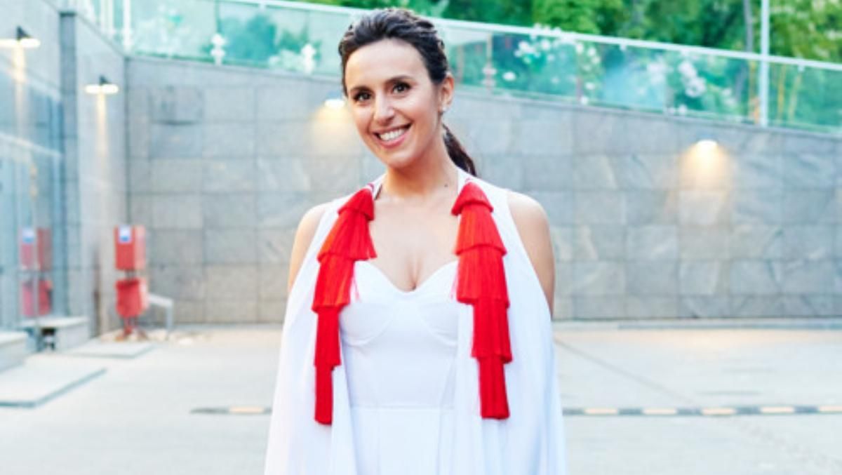 Юлия Магдич рассказала, как за 1 ночь пришлось переделывать платье Джамалы для Евровидения - Fashion Юлия Магдич рассказала, как за 1 ночь пришлось переделывать платье Джамалы для Евровидения - Fashion