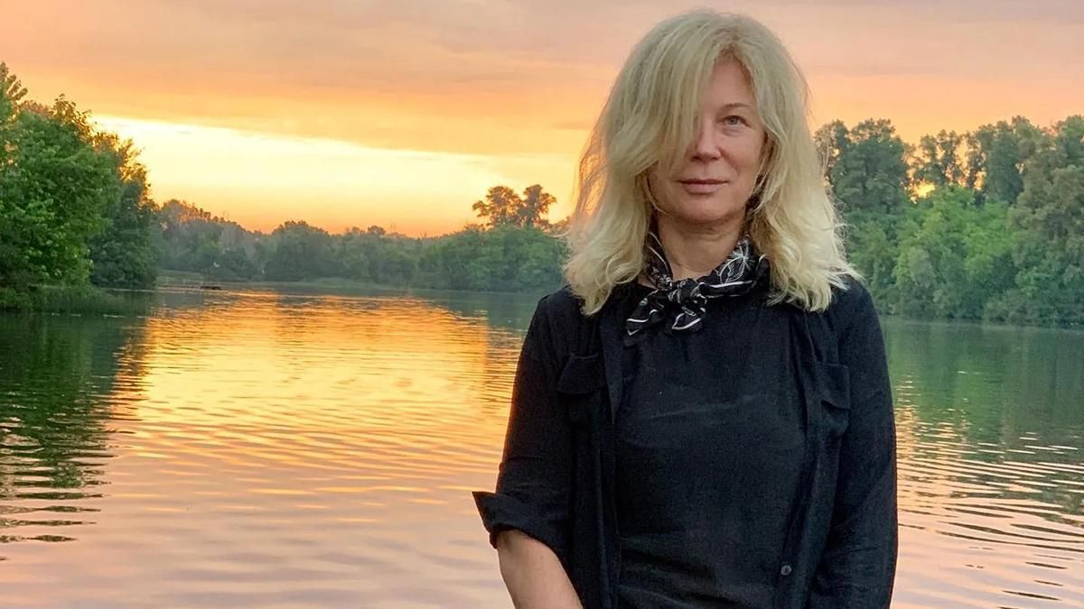 Лилия Пустовит представила патриотические платки со стихами Лины Костенко безупречные изделия - Fashion Лилия Пустовит представила патриотические платки со стихами Лины Костенко безупречные изделия - Fashion