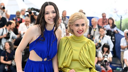 Румунські акторки підкорили Каннський кінофестиваль жовто-синіми сукнями: красиві кадри