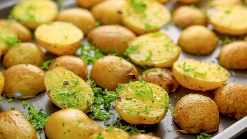 Експериментуємо з Клопотенко: три рецепти з молодої картоплі у дивних поєднаннях