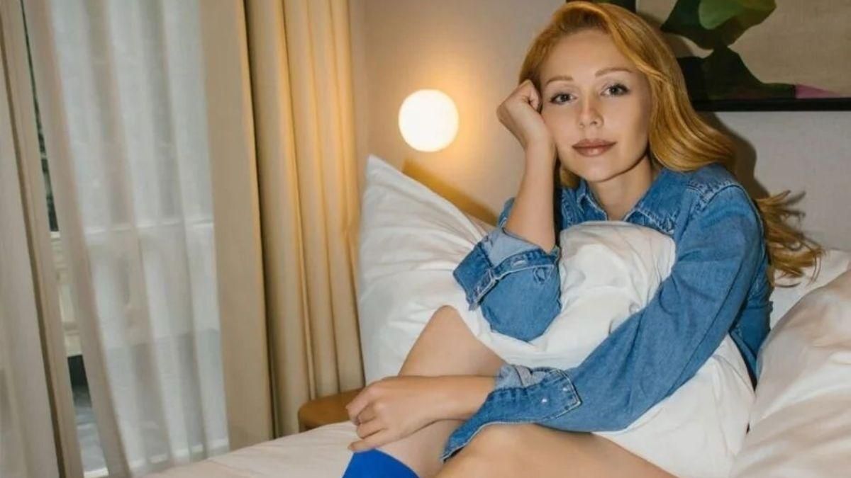 Тина Кароль представила патриотические носки что на них изображено - Fashion Тина Кароль представила патриотические носки что на них изображено - Fashion