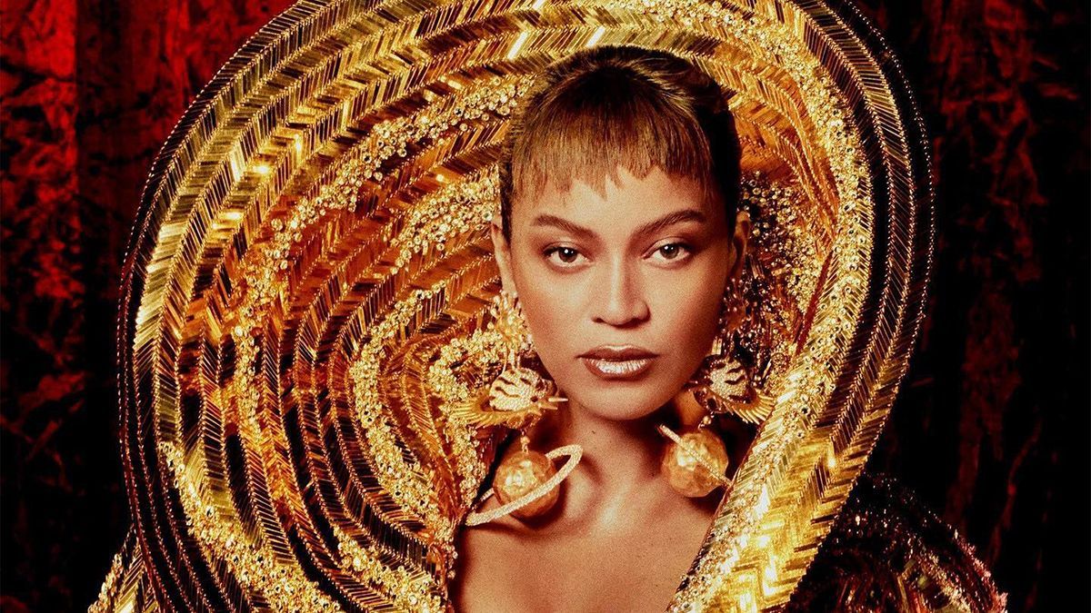 Хрустальная сетка, винтажное бежу и кристаллы Schiaparelli показал, как создается кутюр - Fashion Хрустальная сетка, винтажное бежу и кристаллы Schiaparelli показал, как создается кутюр - Fashion