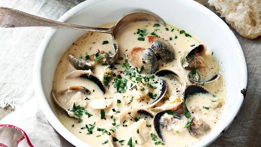 Суп дня – клем чаудер: готуємо першу страву з морепродуктами за рецептом Міцкевича