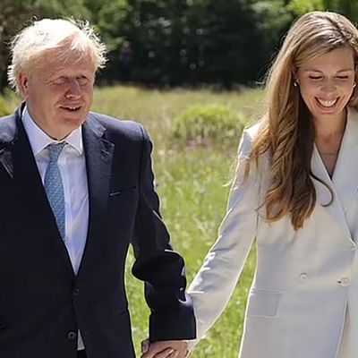 Дружина Бориса Джонсона обрала на саміт G7 розкішний костюм за 100 тисяч гривень