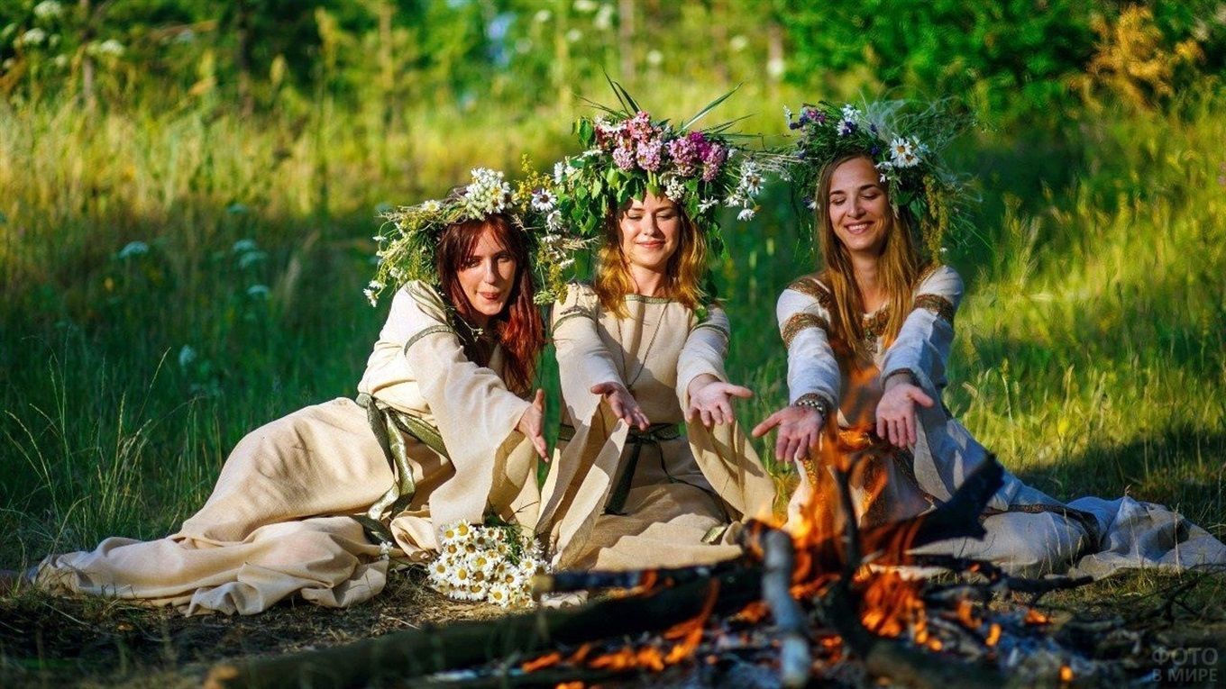 Инструкция, как сплести венок из цветов и травы на Ивана Купала Инструкция, как сплести венок из цветов и травы на Ивана Купала