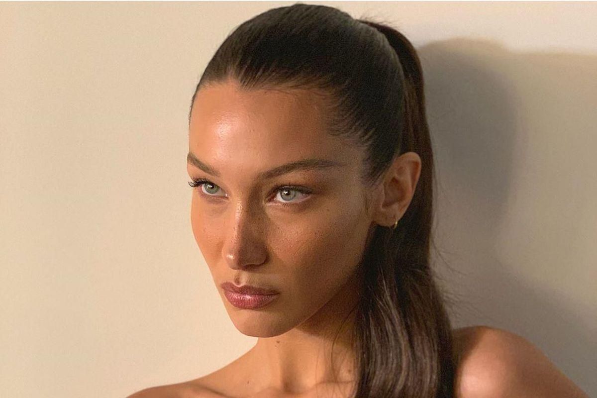 Белла Хадід прогулялася у смішних кросівках Белла Хадід прогулялася у смішних кросівках