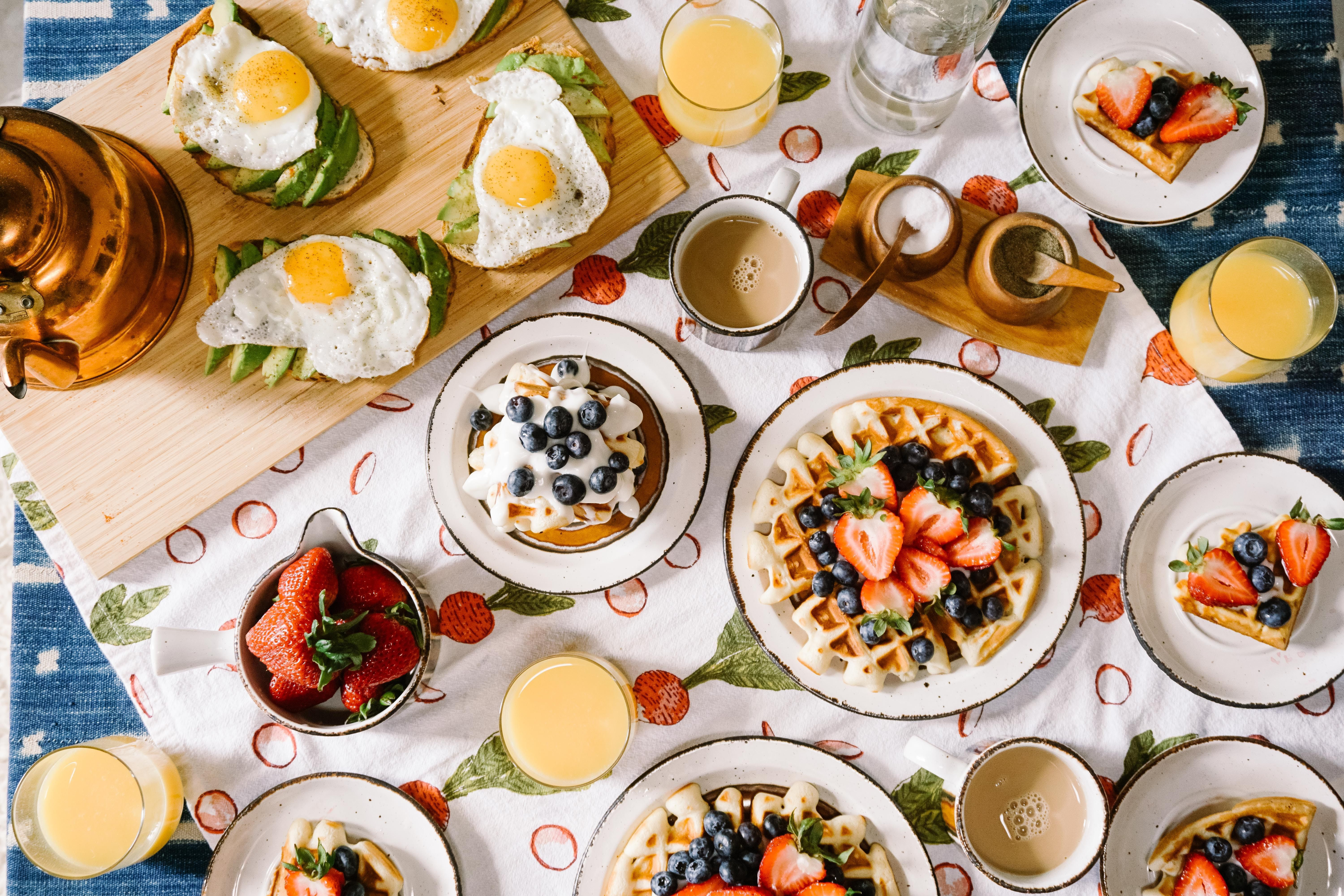 Что нельзя есть с утра на завтрак – список продуктов