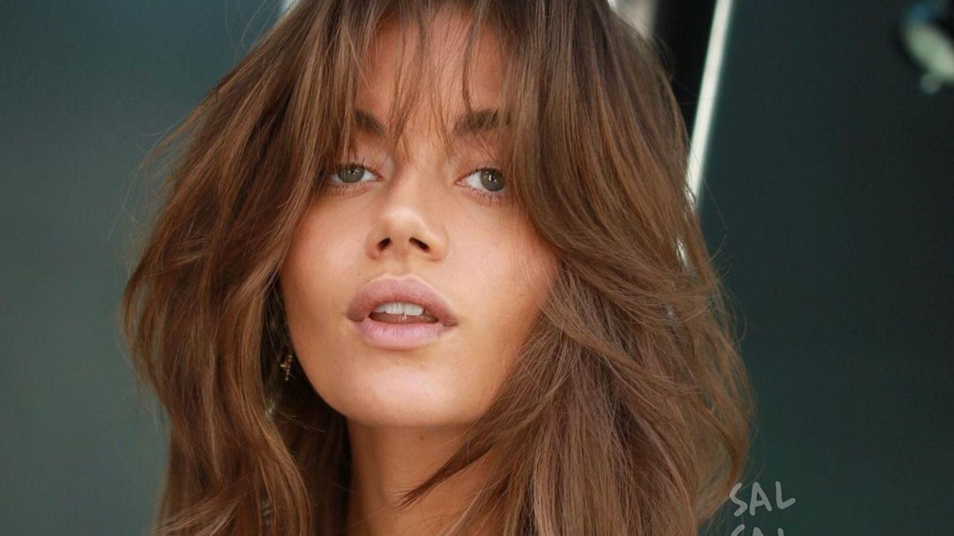 Пишний каскад на довге волосся у тренді – TikTok повертає 90-ті Пишний каскад на довге волосся у тренді – TikTok повертає 90-ті