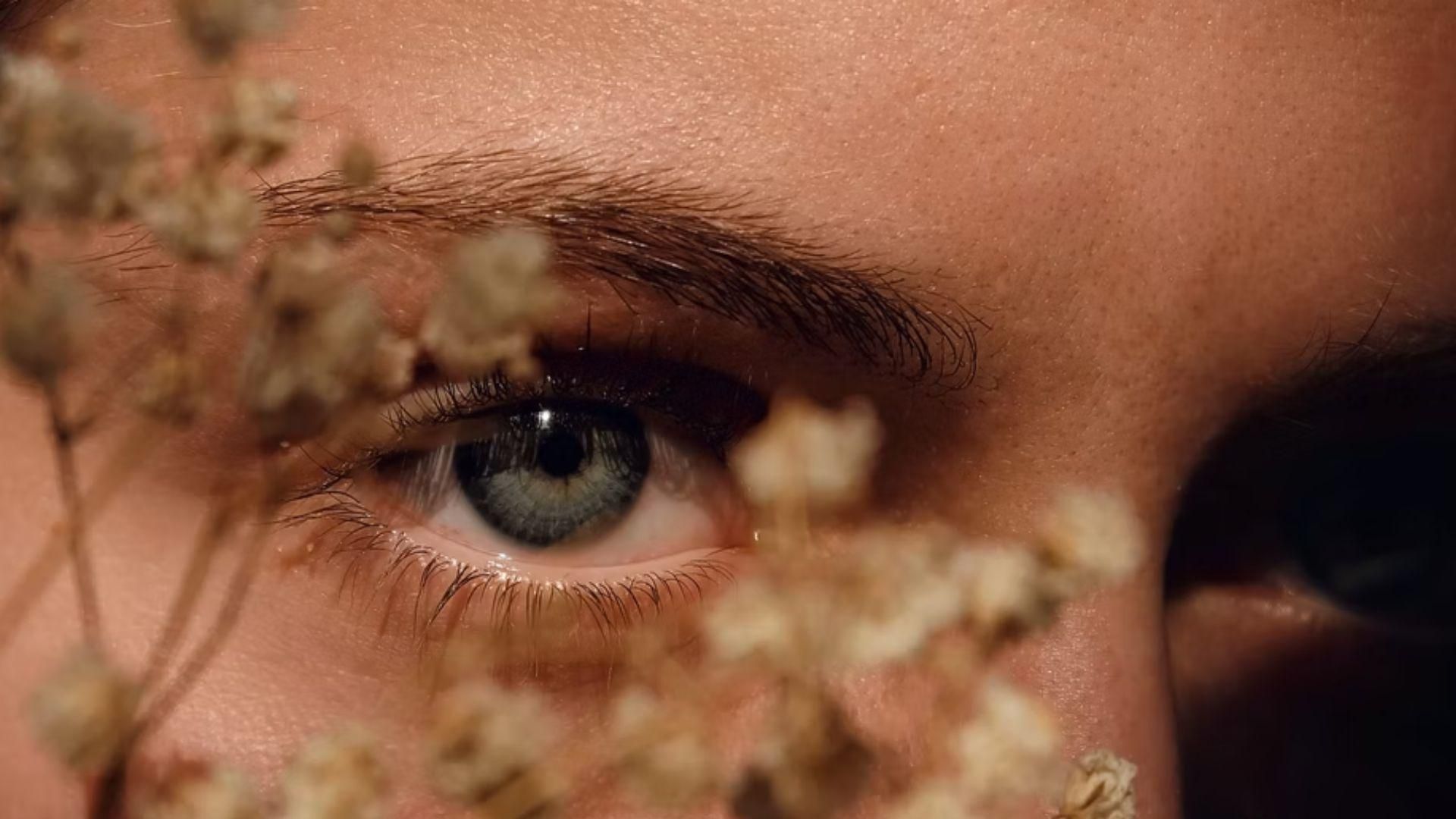 Не делайте этого, рисуя брови: как мелкие детали портят образ - Lifestyle 24 Не делайте этого, рисуя брови: как мелкие детали портят образ - Lifestyle 24