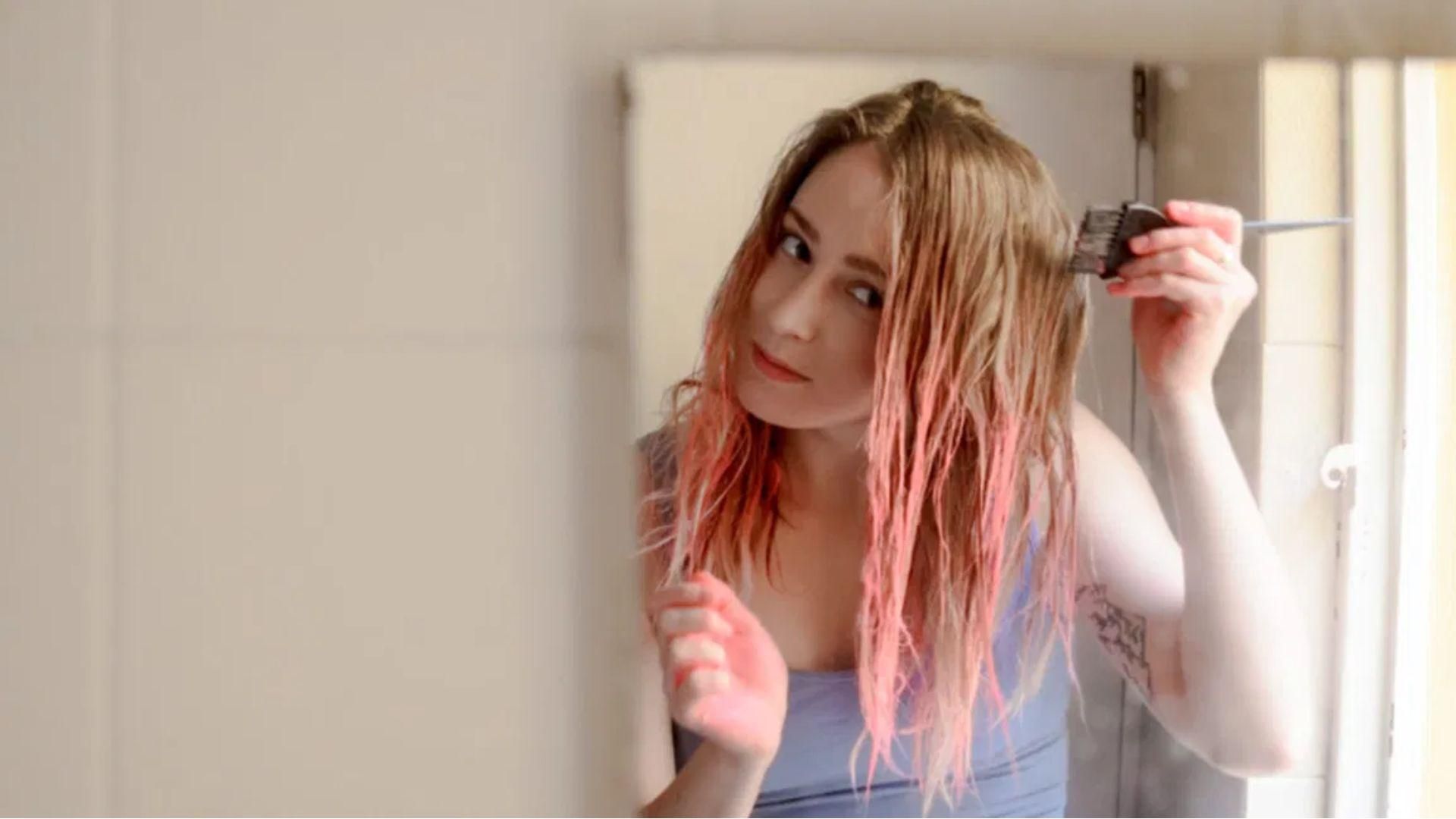 Пятна от краски для волос на одежде – советы, чем отстирать Пятна от краски для волос на одежде – советы, чем отстирать