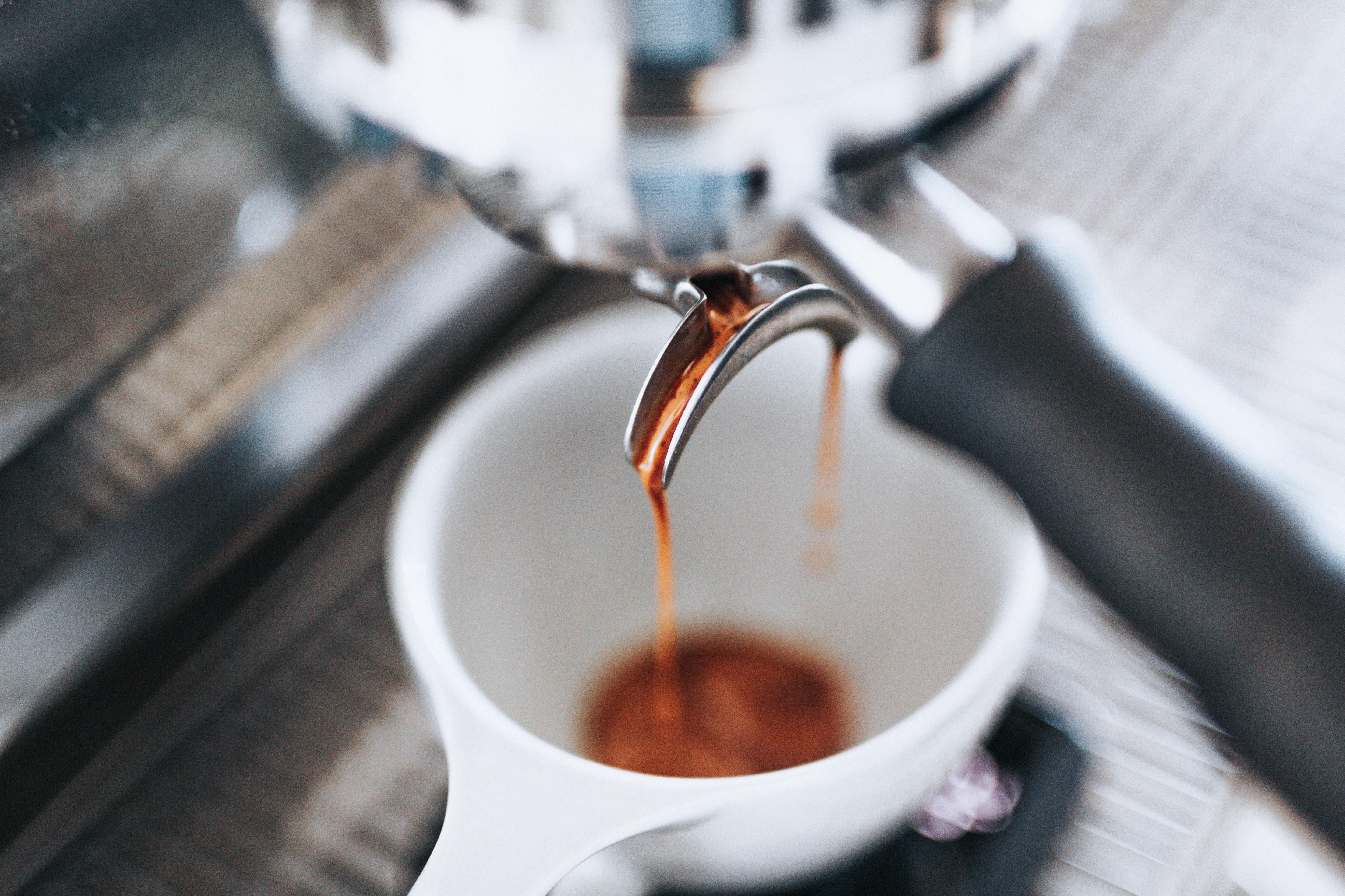 Як почистити кавоварку підручними засобами  3 методи