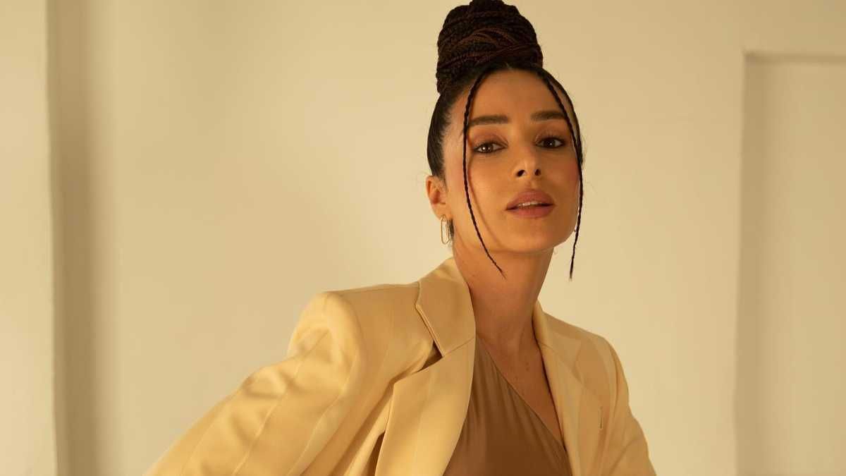 лата Огневич позировала в костюме от украинского бренда лата Огневич позировала в костюме от украинского бренда