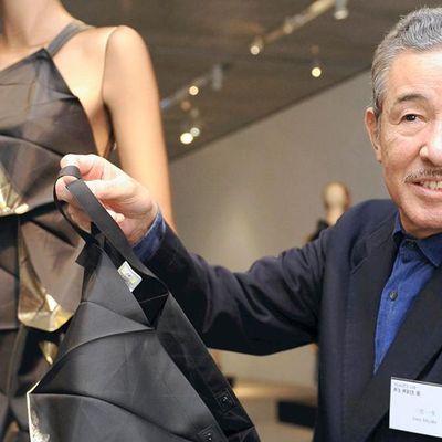 Помер легендарний японський модельєр Іссей Міяке