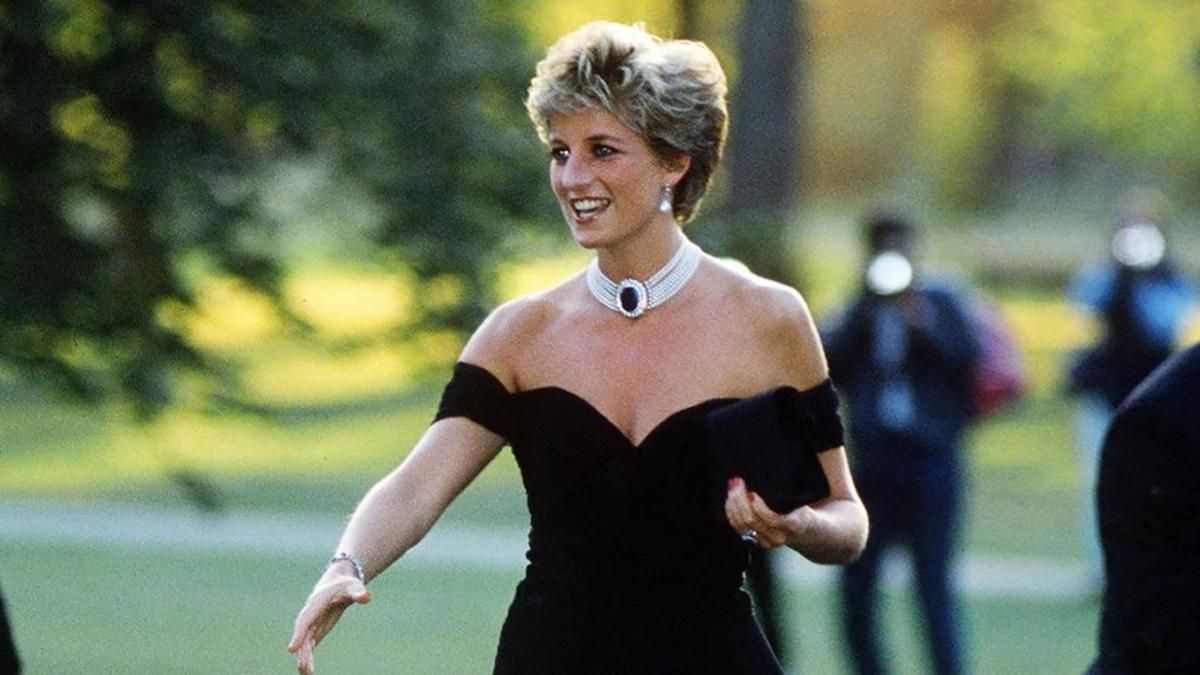 Эффектные выходы принцессы Дианы в черных платьях Эффектные выходы принцессы Дианы в черных платьях