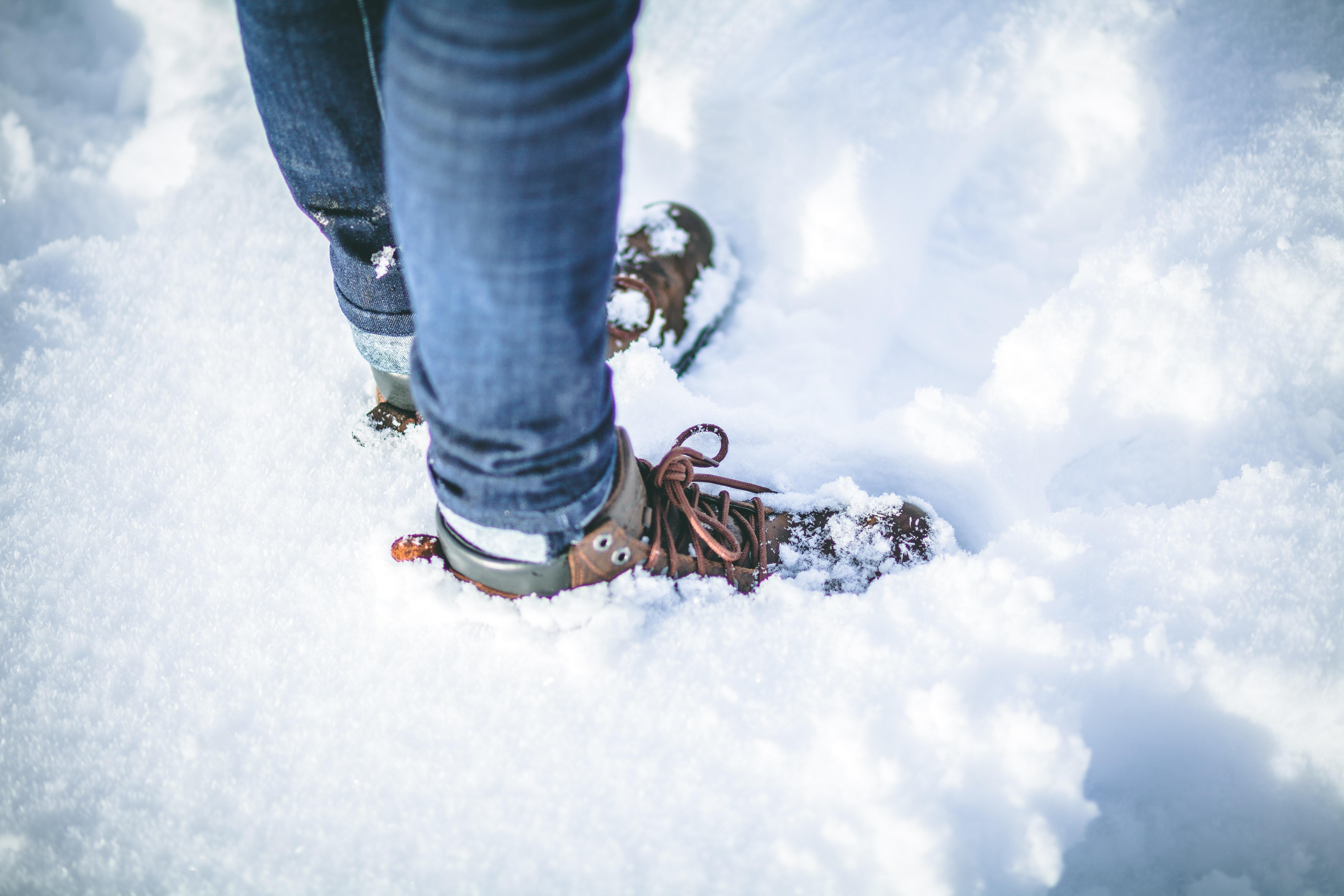 Как ухаживать за кожаной обувью зимой