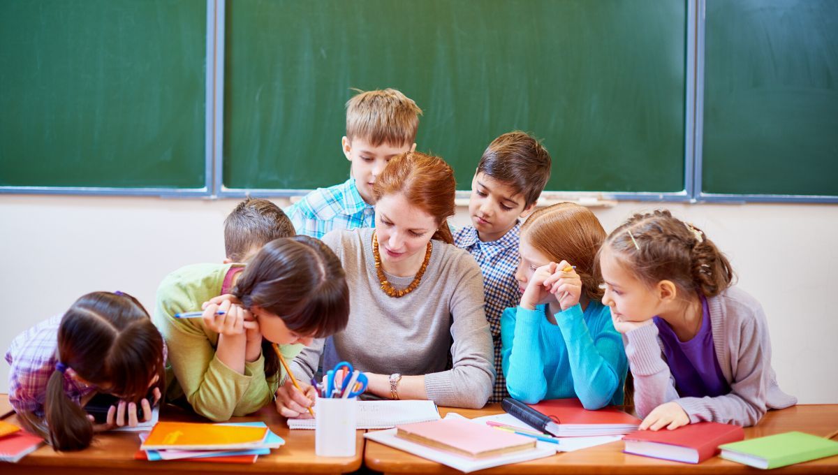 С Днем учителя 2022 – поздравление первой учительнице в прозе и стихах С Днем учителя 2022 – поздравление первой учительнице в прозе и стихах