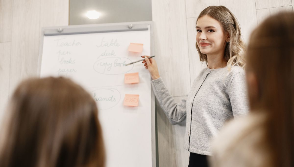 С Днем учителя 2022: поздравления в прозе и стихах для преподавателей и педагогов С Днем учителя 2022: поздравления в прозе и стихах для преподавателей и педагогов