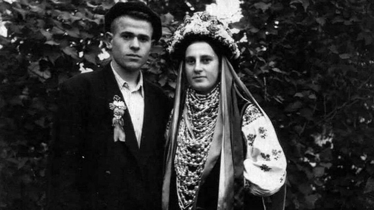 Весільний одяг молодят 100 років тому - як вони одягалися
