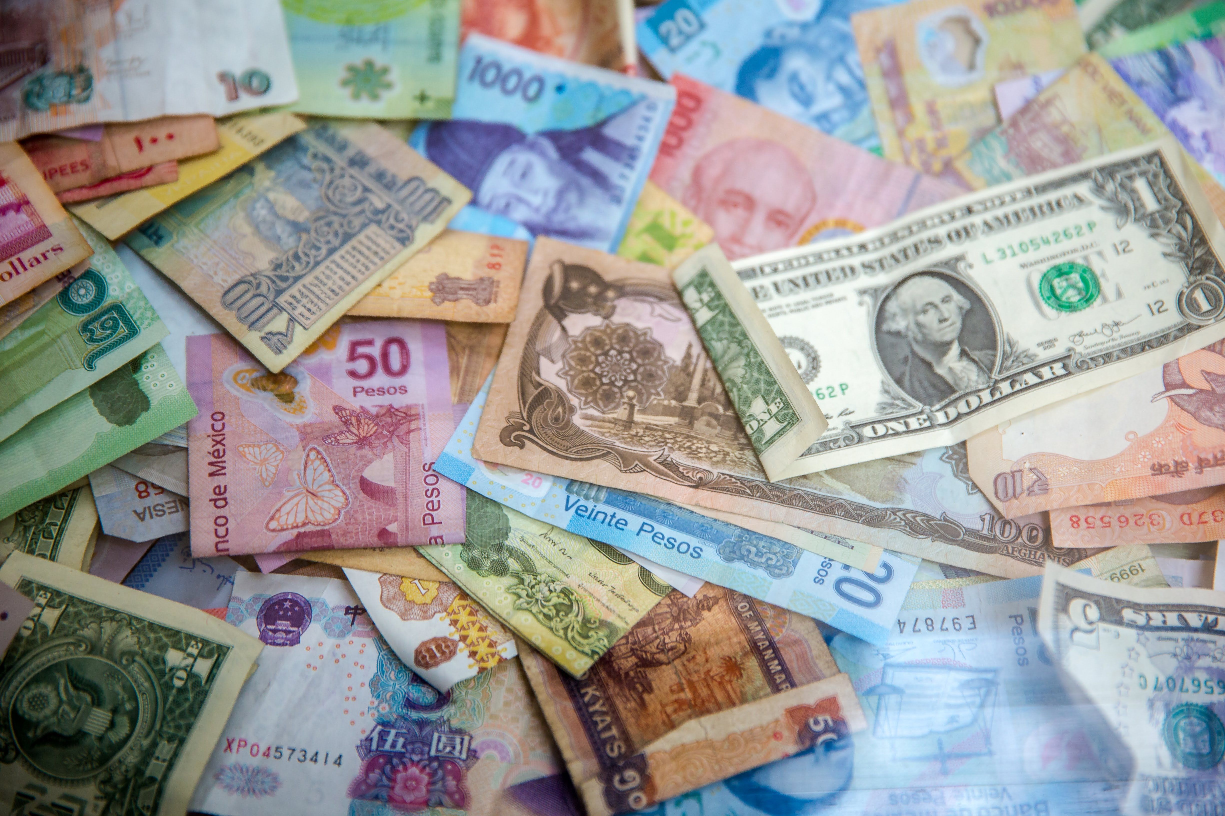 Мировые деньги валюта. Иностранная валюта. Разные валюты. Деньги разные. Деньги разные валюты.