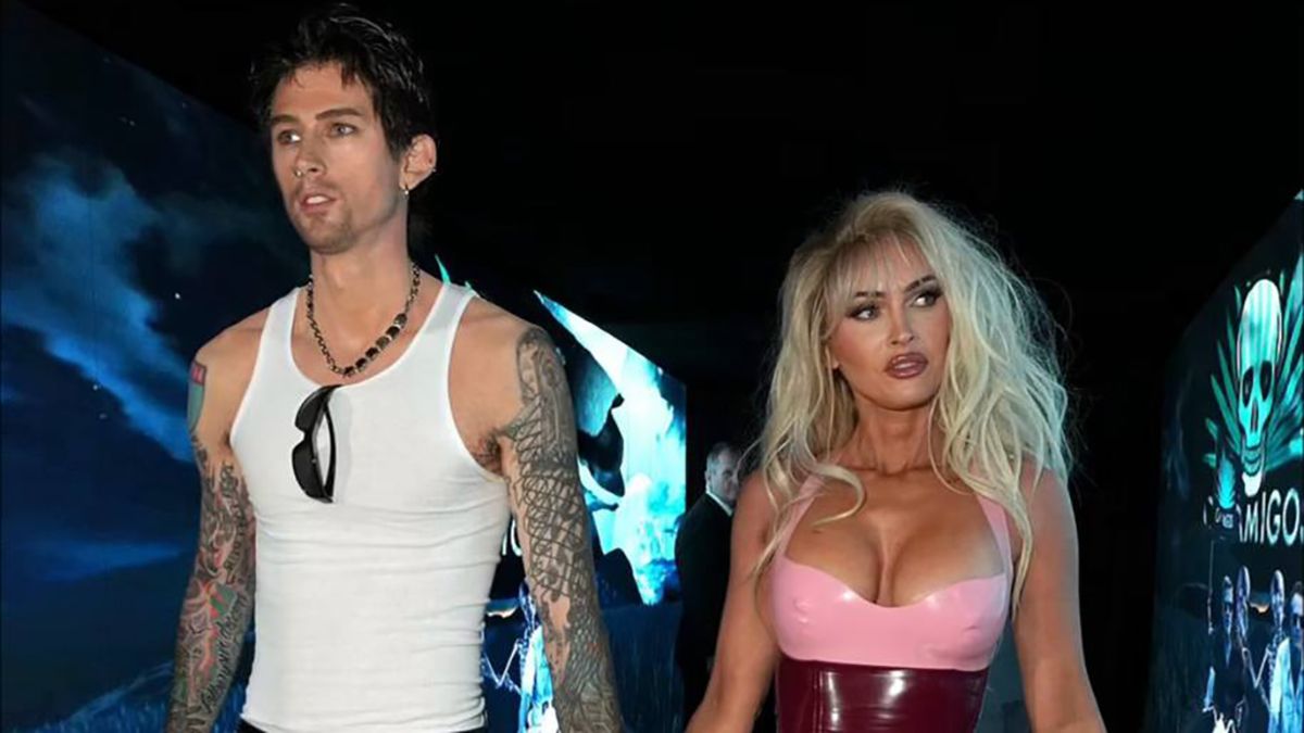 Знамениті образи зірок на Геловін 2022 Знамениті образи зірок на Геловін 2022