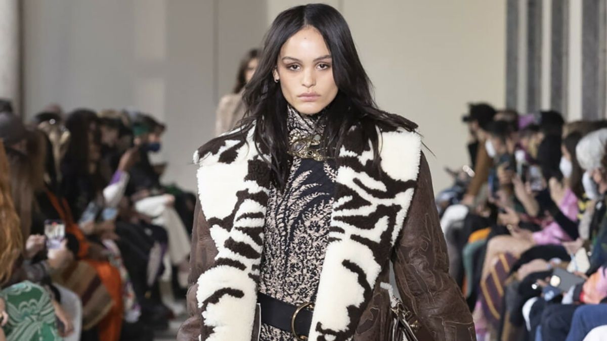 Анималистический принт возвращается – модные вещи для сезона осень-зима 2022/23 Анималистический принт возвращается – модные вещи для сезона осень-зима 2022/23