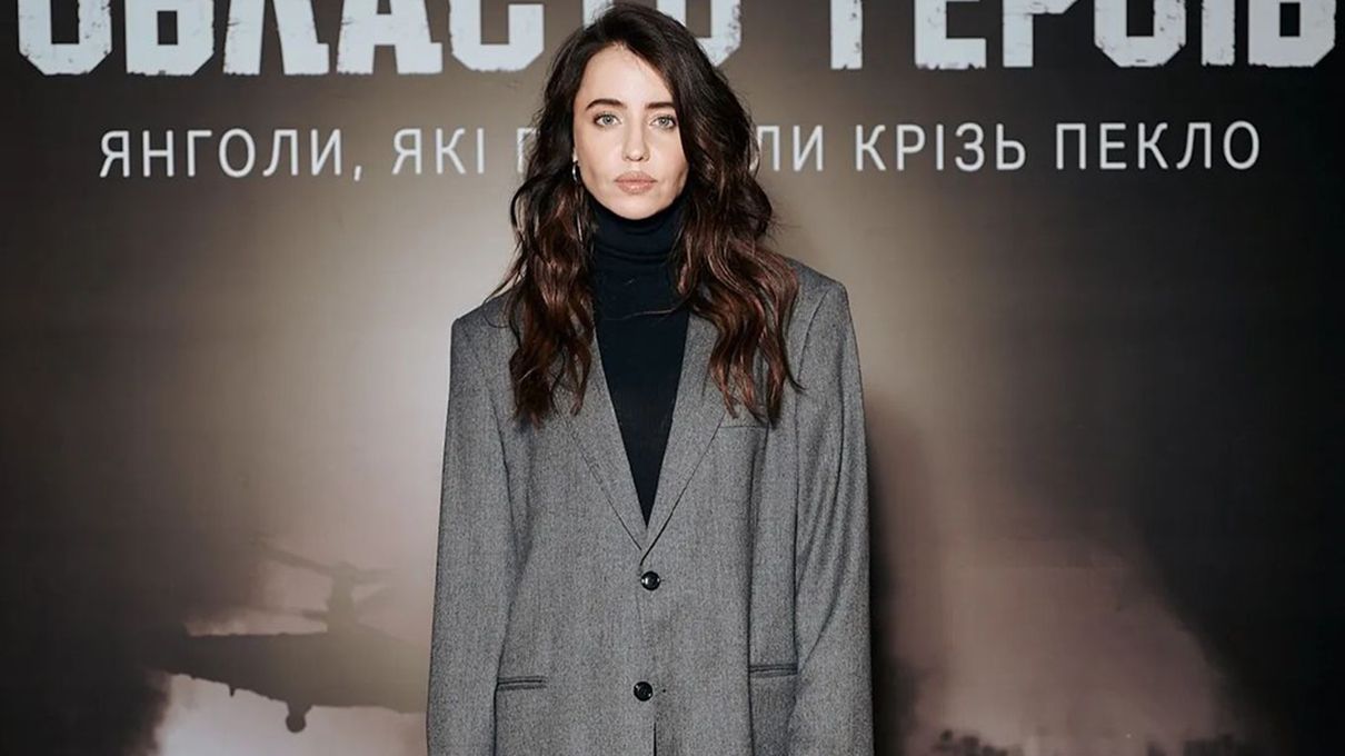 Стильный образ Нади Дорофеевой на премьере фильма Стильный образ Нади Дорофеевой на премьере фильма