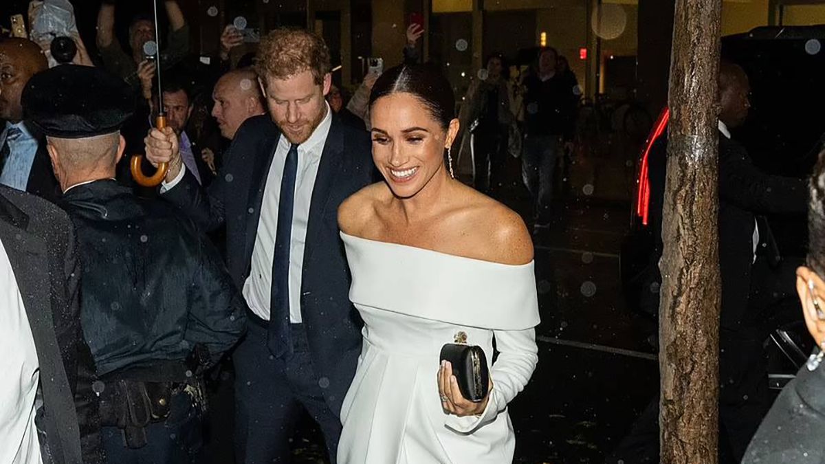 Розкішний вихід Меган Маркл і принца Гаррі Розкішний вихід Меган Маркл і принца Гаррі