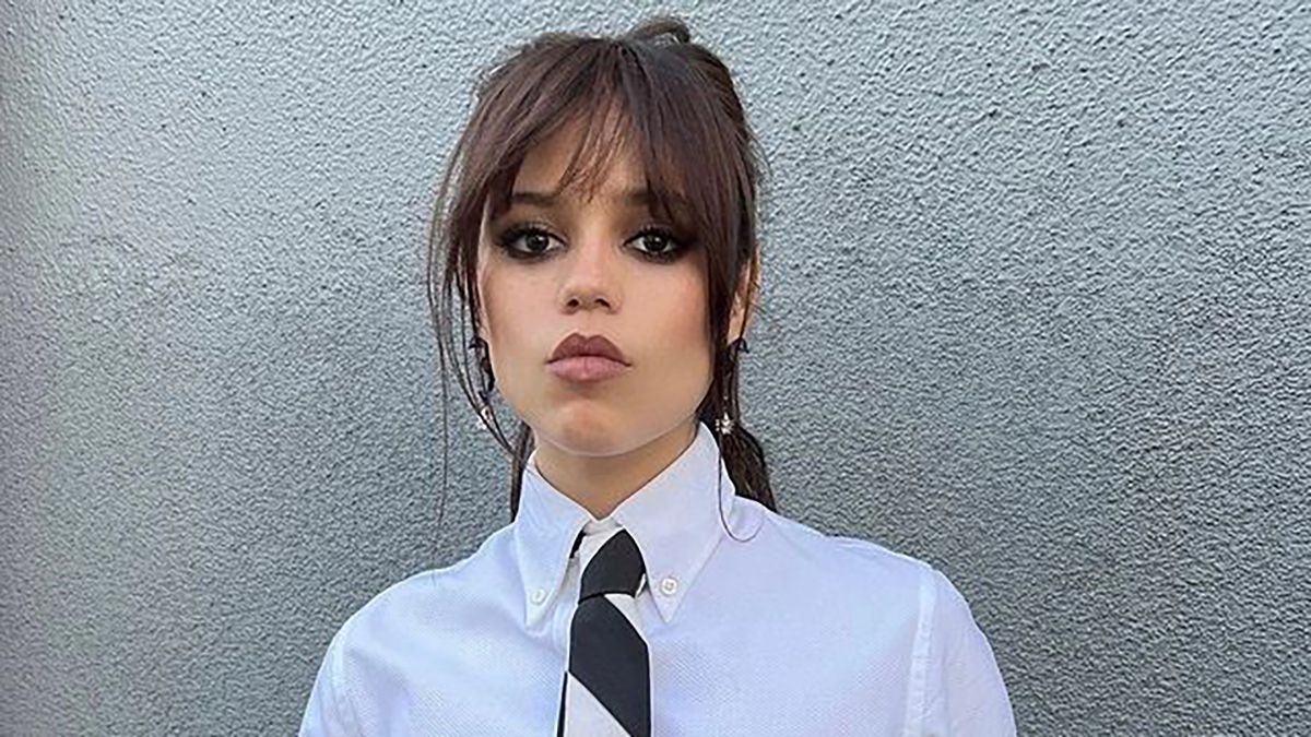 Стильний образ Дженни Ортеги Стильний образ Дженни Ортеги